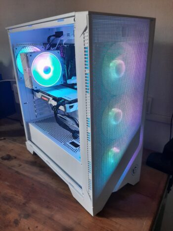 Affaire de Lihlyn PC gamer reconditionné blanc (1)